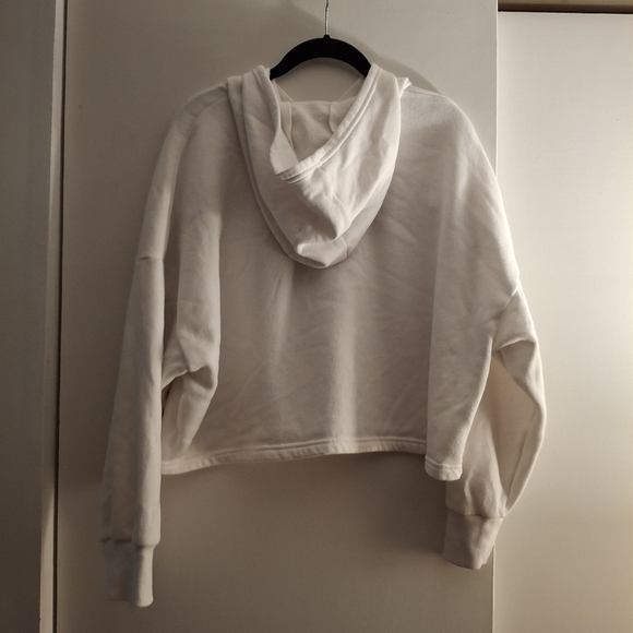 Under Armour Women's White Sweatshirt Hoodie With Black Logo - Picture 2 of 7